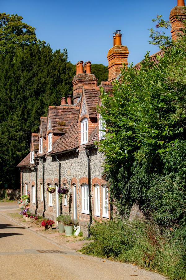 The Stag And Huntsman At Hambleden Bed and Breakfast Henley-on-Thames Buitenkant foto